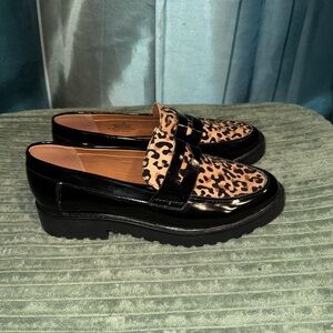 Elegant Leopard Print Black Loafers